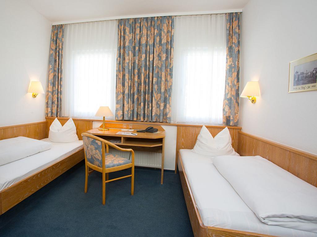 Hotel Kreuz Gaestehaus Und Lauchertbar Mit Terrasse Gammertingen Quarto foto